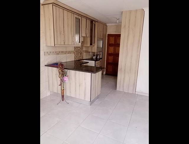 2 BEDROOM HOUSE FOR SALE IN WINDMILL PARK EXT